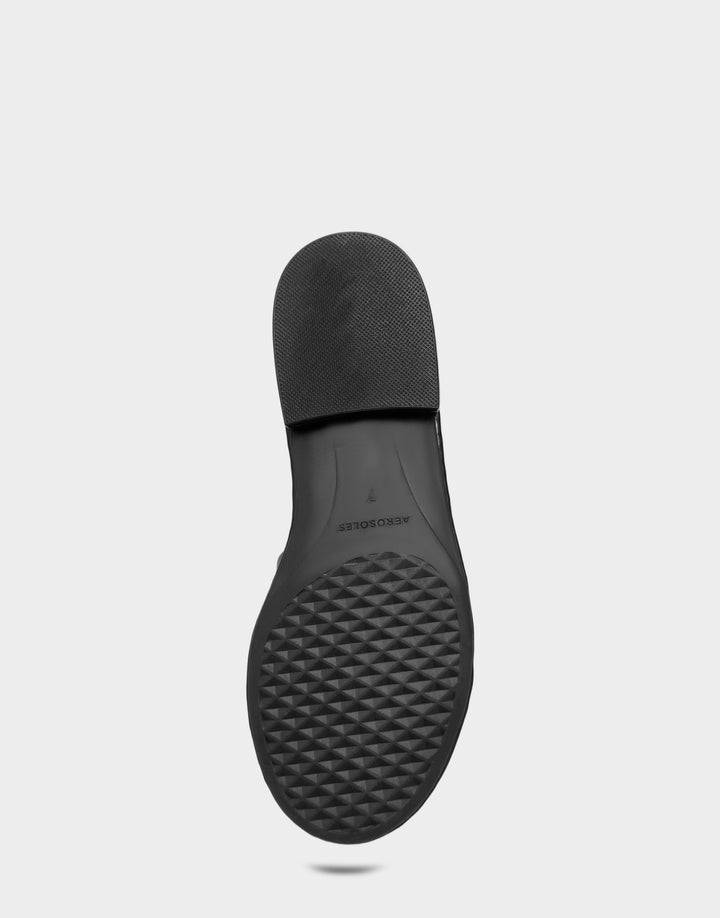 Comfortable Women's Flat Sandal in Black Faux Soft Leather, sole view 