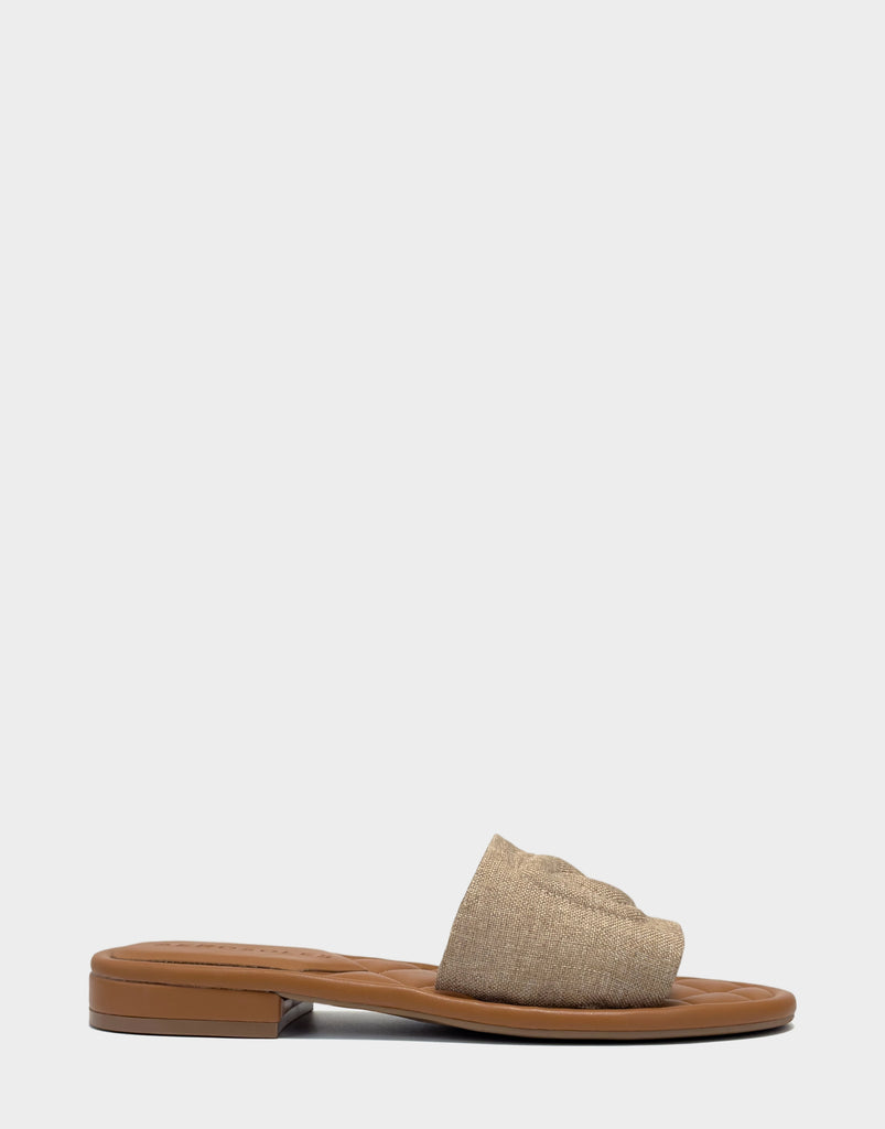 Women's Flat Sandal in Natural – Aerosoles