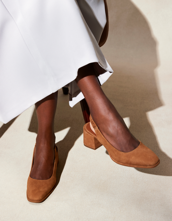 Live Fashionably Move Comfortably Aerosoles