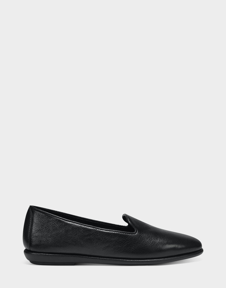 Betunia - comfortable women's loafers in black